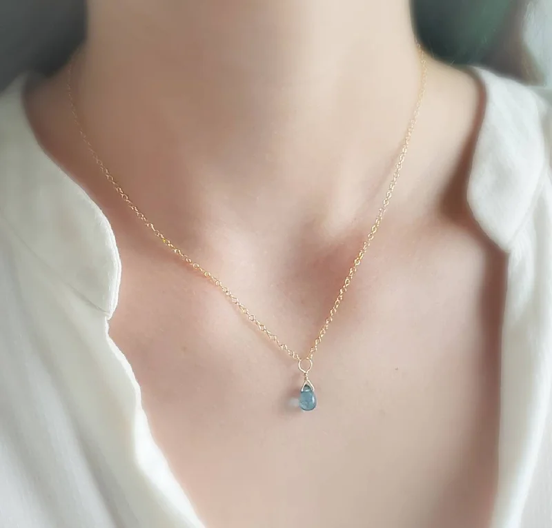 Dainty Apatite Necklace