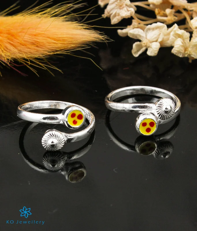 The Tvam Silver Toe-Rings (Front open)