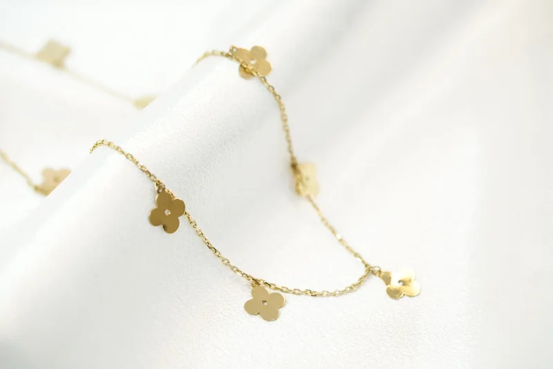 14k Pendant Flowers Necklace